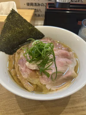 地鶏醤油らぁ麺 白